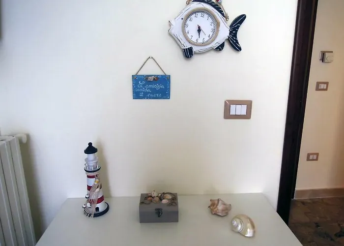 לינה וארוחת בוקר Sole E Mare 4*